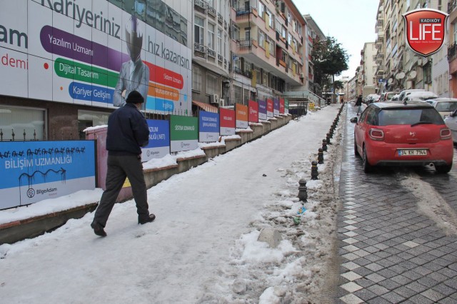 kadikoy-kaldirimlar-buz-kar-cilesi-esnaflar-vatandaslar-kadikoy-life-dergisi (6)