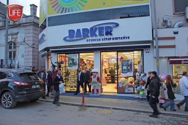 ayse-kulin-imza-gunu-barker-kirtasiye-barkers-kadikoy-life-dergisi