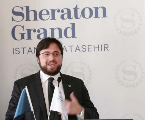 Sheraton Grand Marka Direktörü Albert Bahar ise, Shereaton Grand İstanbul Ataşehir ‘in ‘Sheraton Grand ‘ unvanıyla açılan ilk otel olduğunu ve 6 kıtada 500’e yakın oteli olan Sheraton zincirinin 2020 yılına kadar 150 yeni otel açmayı hedeflediklerini dile getirdi...