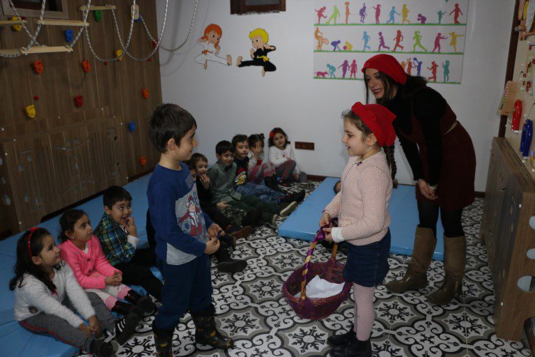 Eğlenceli Çocuk Kütüphanesi